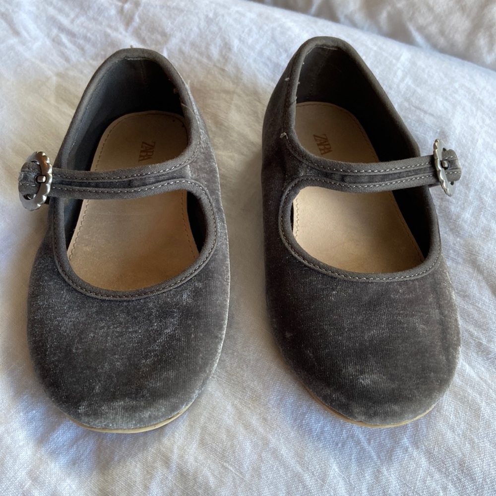 Zara velvet dress shoe